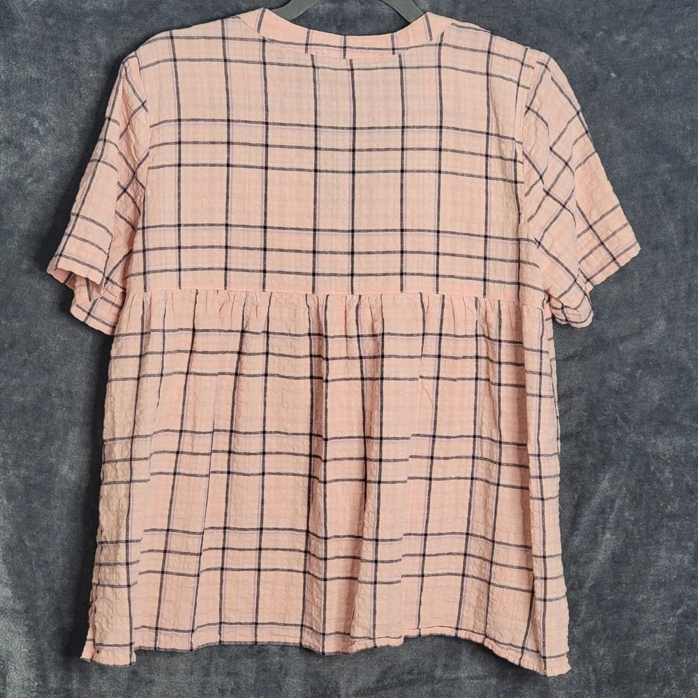 Gloria Vanderbilt Blouse Womens Medium Pink Plaid Short Sleeve V-Neck Seersucker